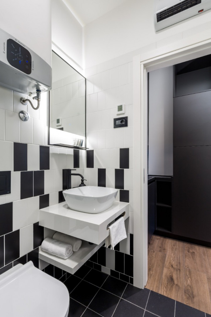 SOBA ARTQART BLACK, Apartmani Art Quart Rijeka