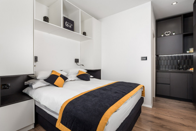 SOBA ARTQART BLACK, Apartmani Art Quart Rijeka